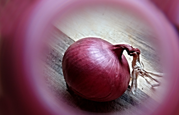 Onion Extract → Strengthens roots + reduces hair fall